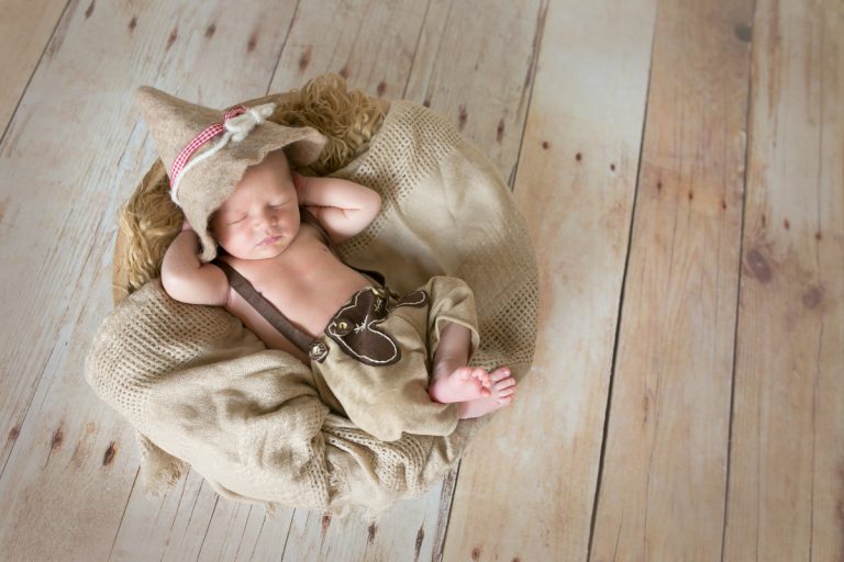 Jennydassberger Neugeborenenfotos Baby Bayern 768x512