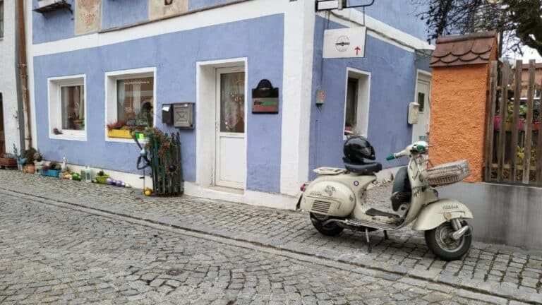 oldiegarage 1 768x432