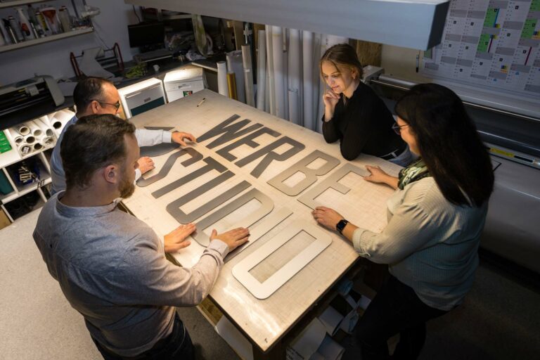 R1 Werbestudio - Werbetechnik Team R1 Werbestudio - Werbetechnik Team