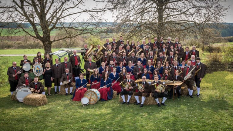 neu 2021 2 GruppenbildJuraBaskapelle 768x432